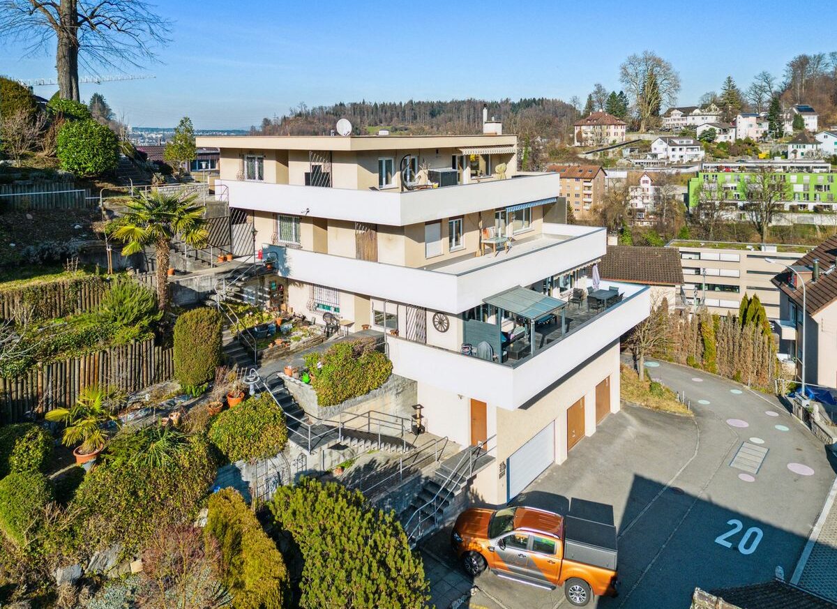 Die spezielle Immobilie für Individualisten &#8211; Wunderschöne Attika-Maisonette mit viel Potential &#8211;